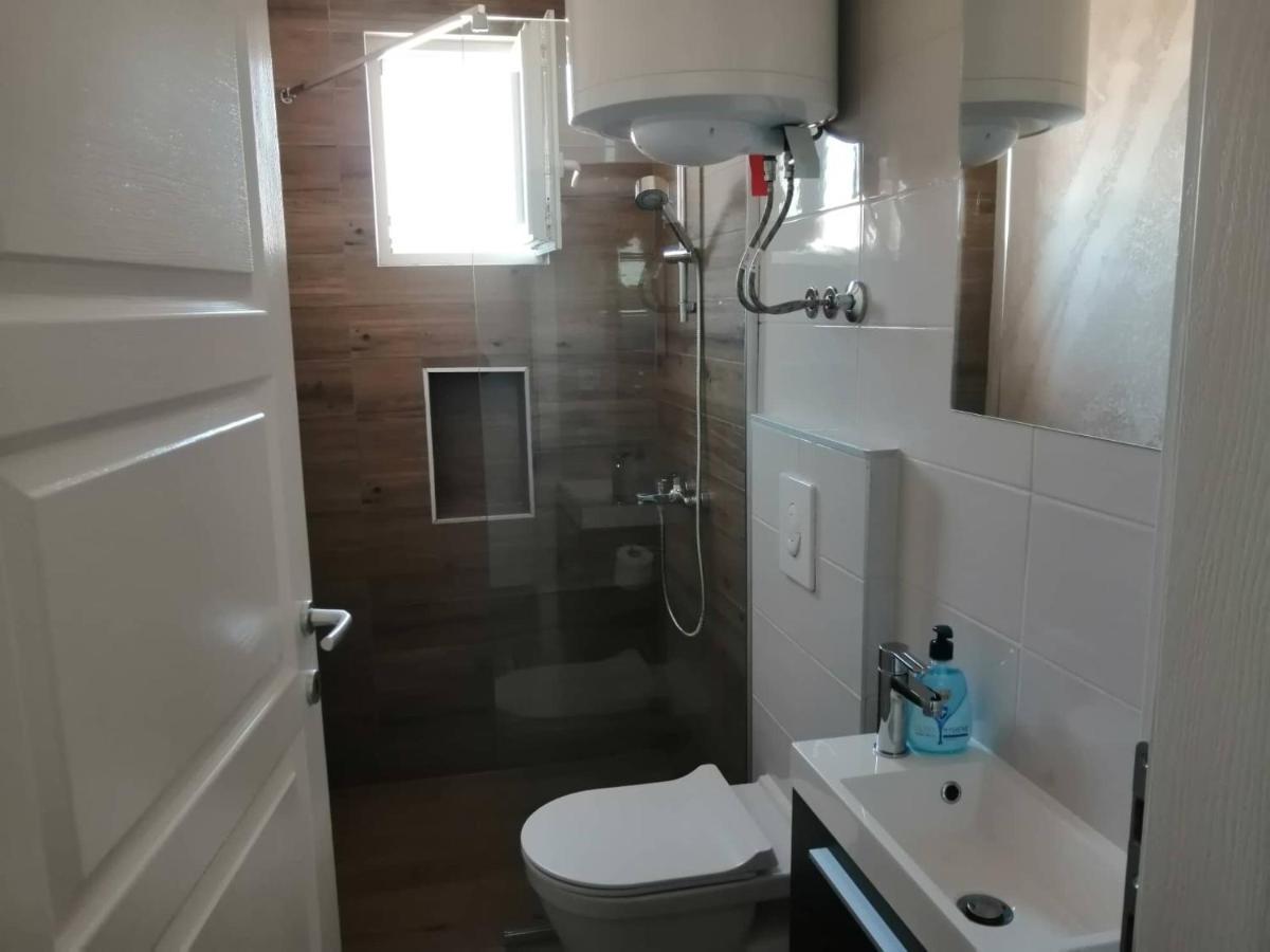 B&B Apartments Ohrid Bagian luar foto