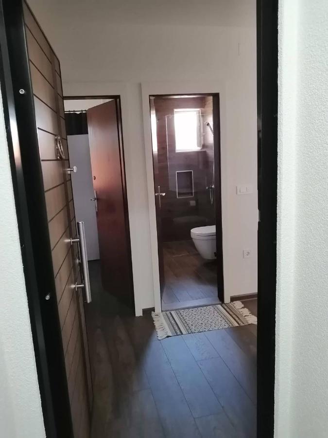 B&B Apartments Ohrid Bagian luar foto
