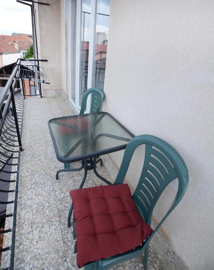 B&B Apartments Ohrid Bagian luar foto
