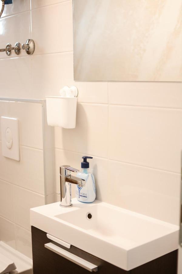 B&B Apartments Ohrid Bagian luar foto