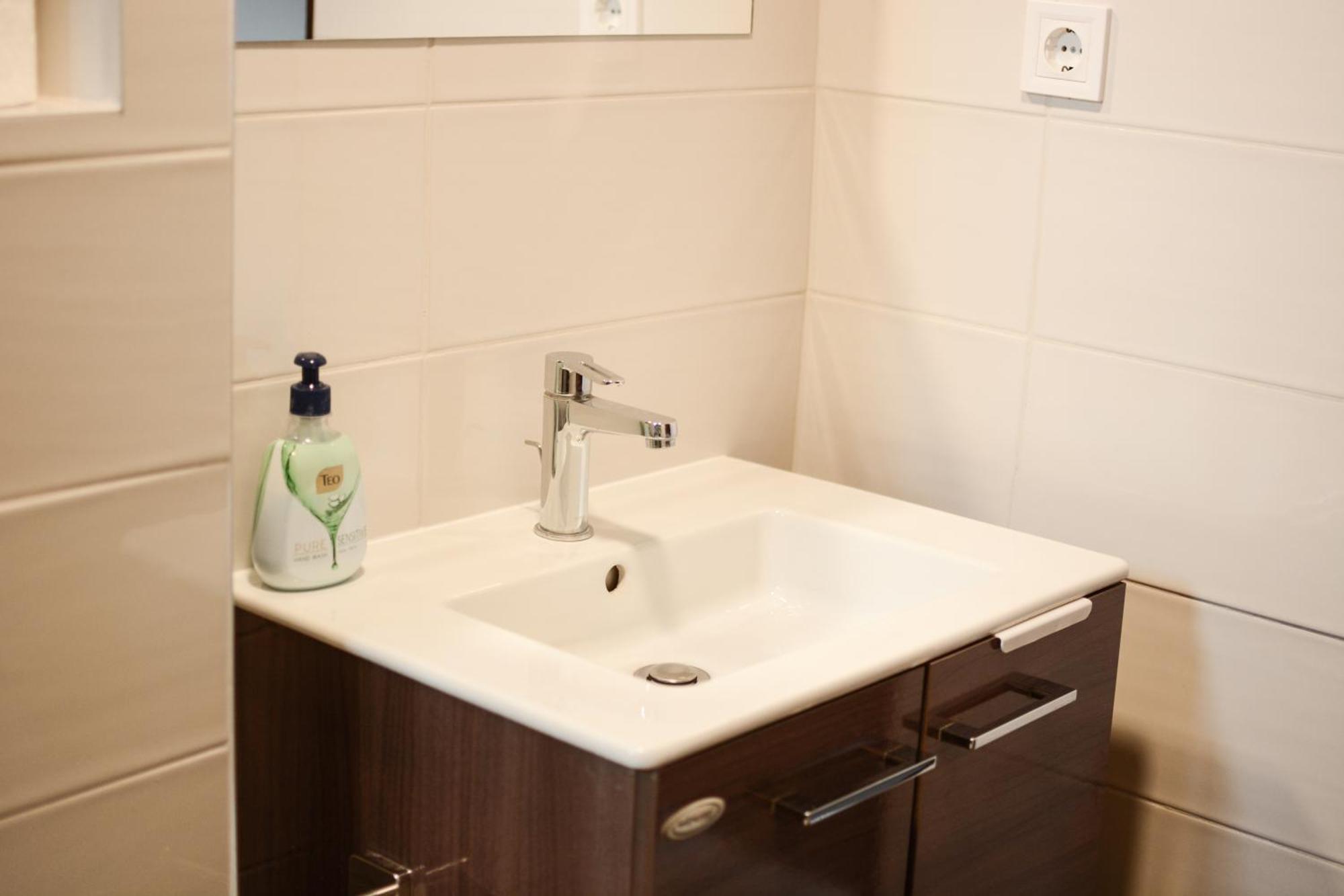 B&B Apartments Ohrid Bagian luar foto